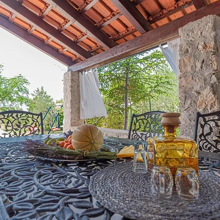 Ferienhaus Fur 6 Personen Und 1 Kind In Lozovac, Dalmatien Norddalmatien * Lozovac