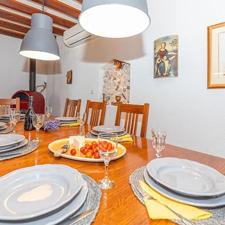 Ferienhaus Fur 6 Personen Und 1 Kind In Lozovac, Dalmatien Norddalmatien *