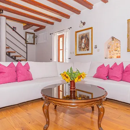 Ferienhaus Fur 6 Personen Und 1 Kind In Lozovac, Dalmatien Norddalmatien Holiday home *